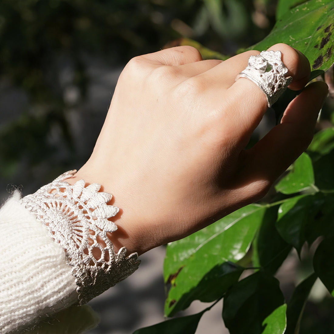 Lace Classic Floral Bracelet