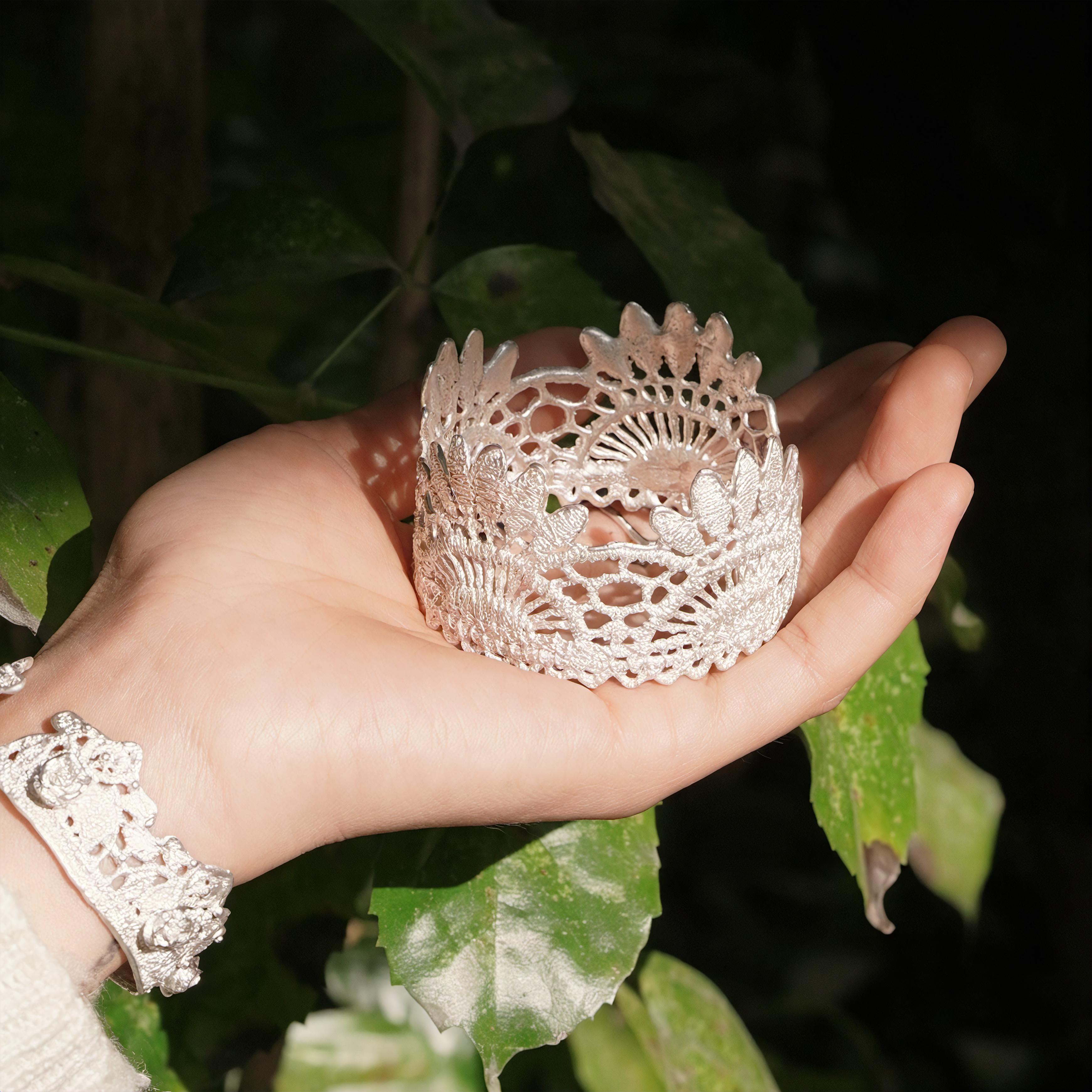 Lace Classic Floral Bracelet