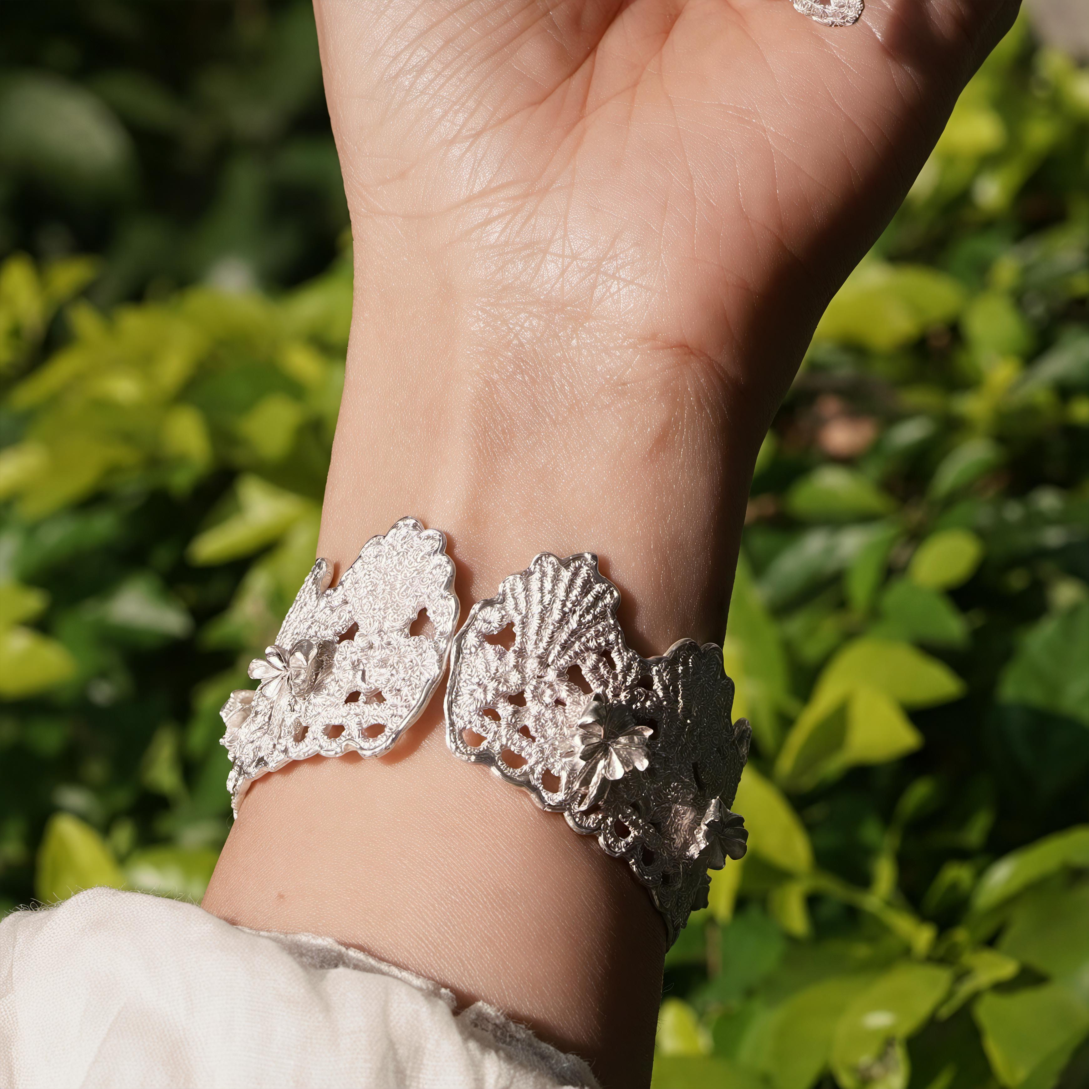Lace Classic Bow Bracelet