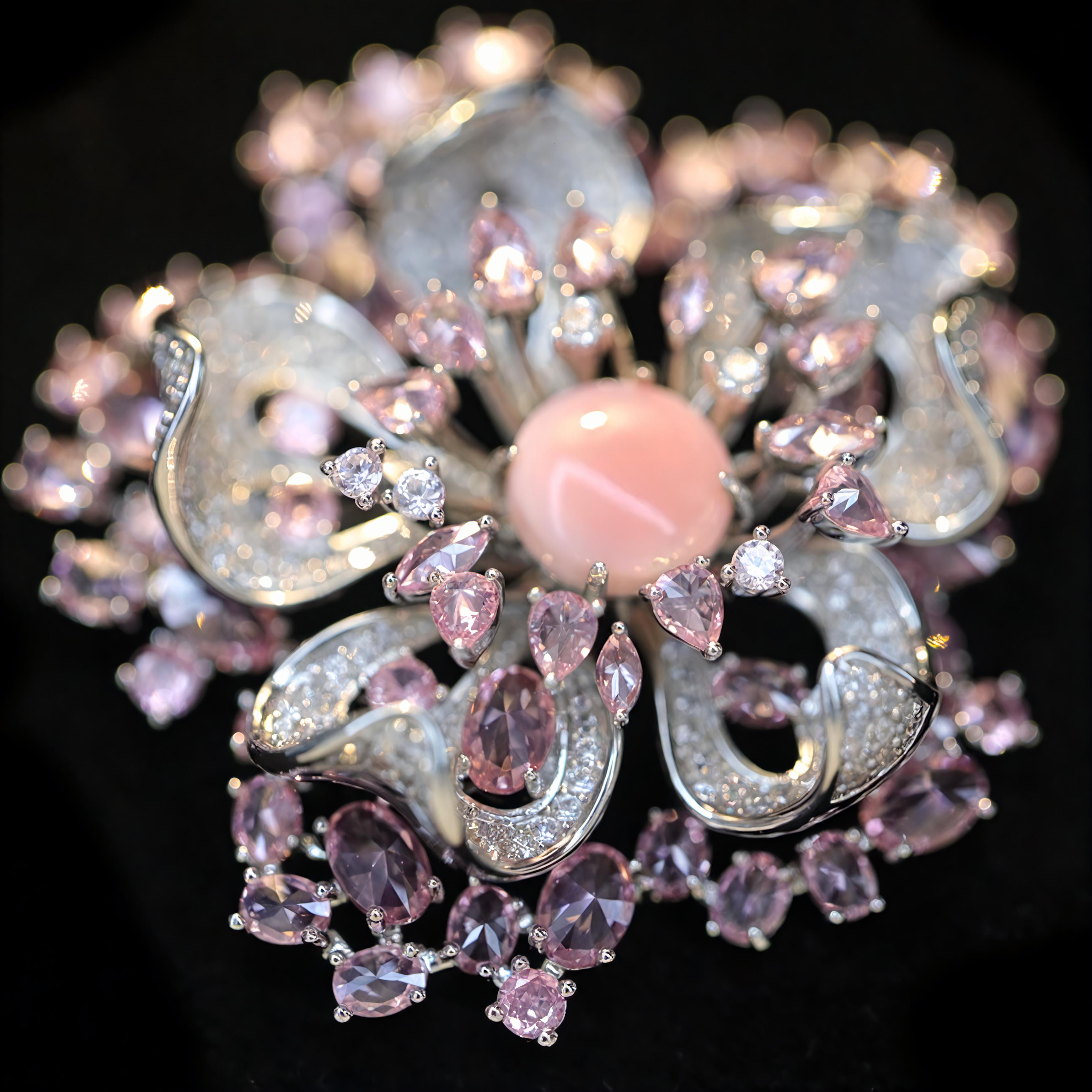 Queen Conch Flower Brooch
