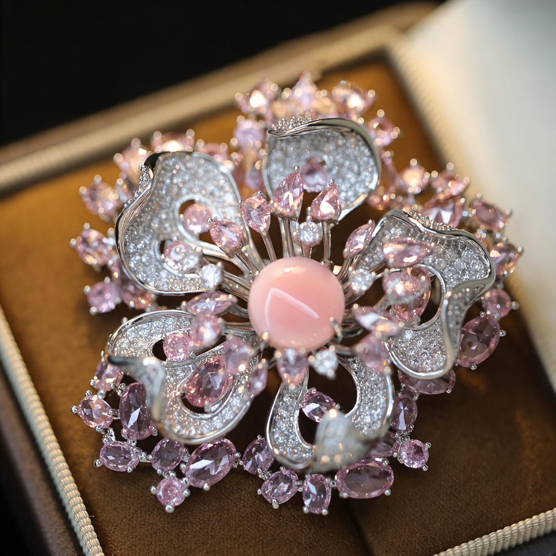 Queen Conch Flower Brooch